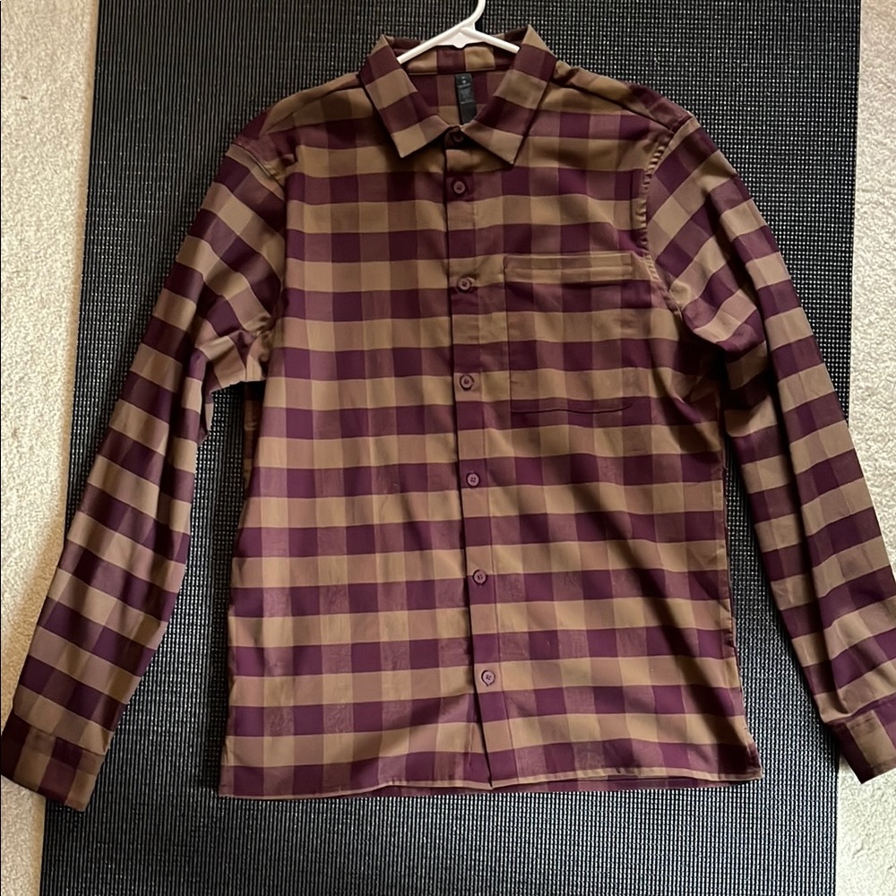 Lululemon Mason Peak Flannel Casual Button Down Shirt size Medium